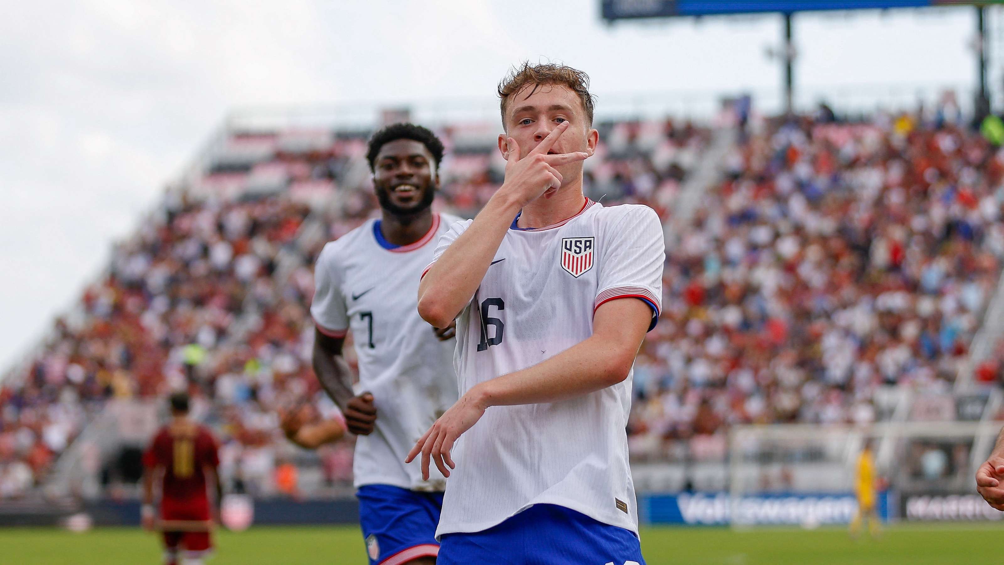 罗马诺透露桑乔租借多特即将确认无买断条款